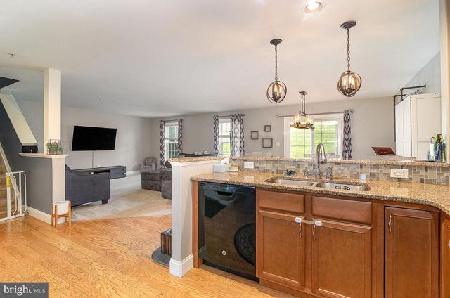 1736 HARALSON DR, Mechanicsburg, PA 17055