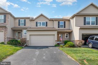 1736 HARALSON DR, Mechanicsburg, PA 17055
