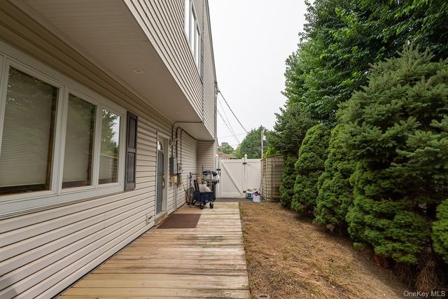 29 Sandy Hollow Drive, Smithtown, NY 11787