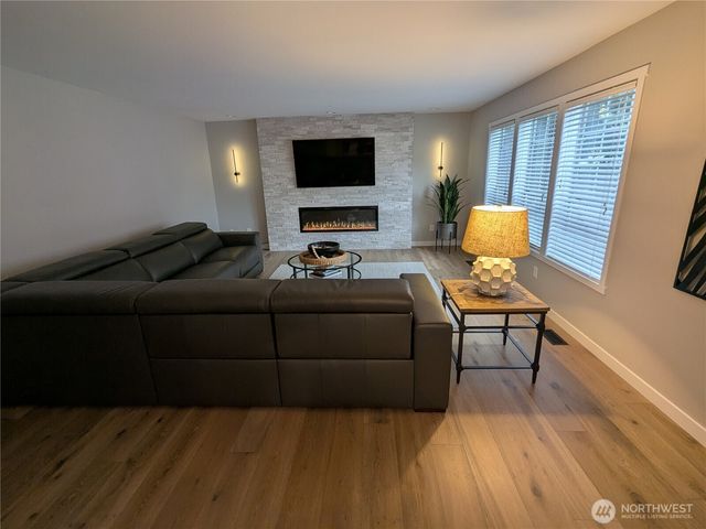 17604 Muirfield Court, Arlington, WA 98223