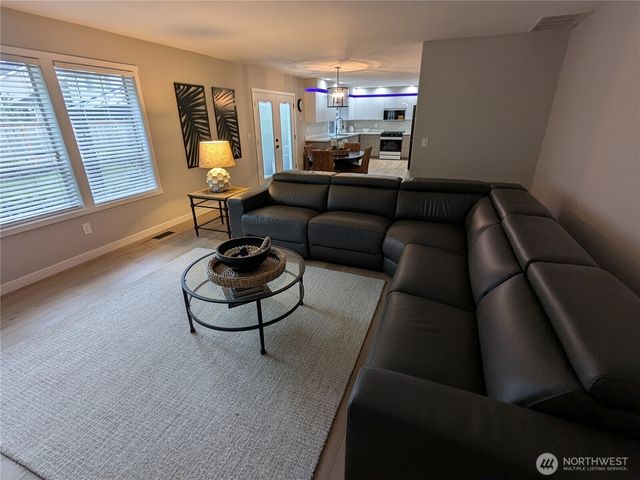 17604 Muirfield Court, Arlington, WA 98223