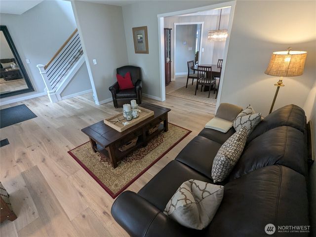 17604 Muirfield Court, Arlington, WA 98223