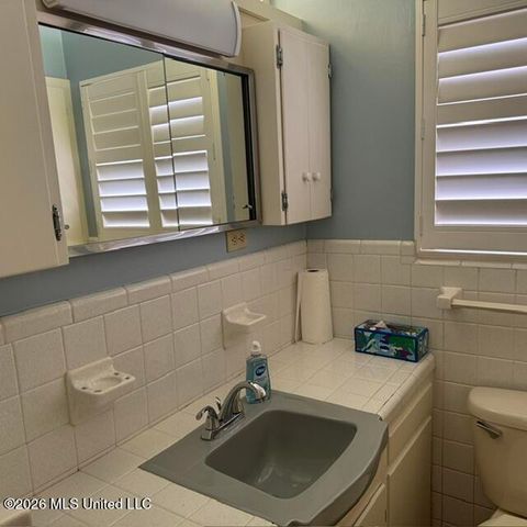 1670 Wilhurst Street, Jackson, MS 39211