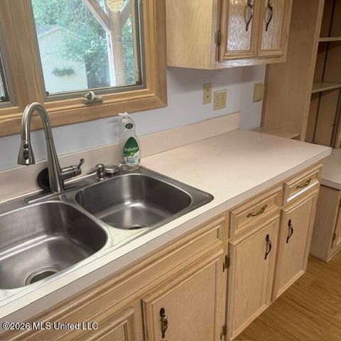 1670 Wilhurst Street, Jackson, MS 39211