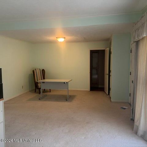 1670 Wilhurst Street, Jackson, MS 39211