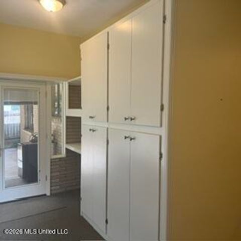 1670 Wilhurst Street, Jackson, MS 39211
