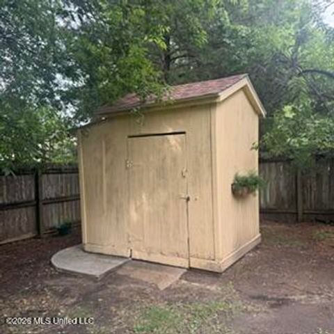 1670 Wilhurst Street, Jackson, MS 39211
