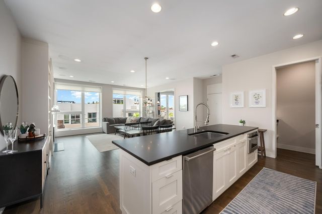 2755 N Lakewood Avenue 4S, Chicago, IL 60614