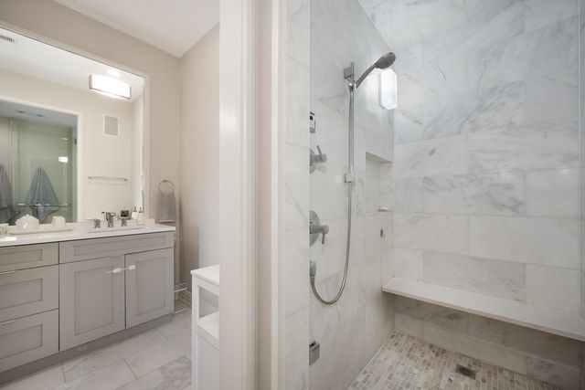 2755 N Lakewood Avenue 4S, Chicago, IL 60614