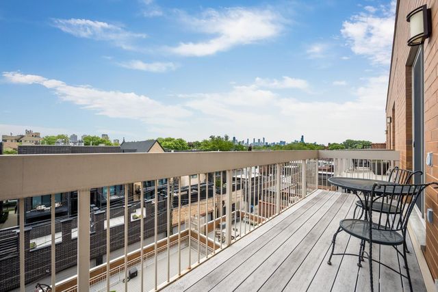 2755 N Lakewood Avenue 4S, Chicago, IL 60614