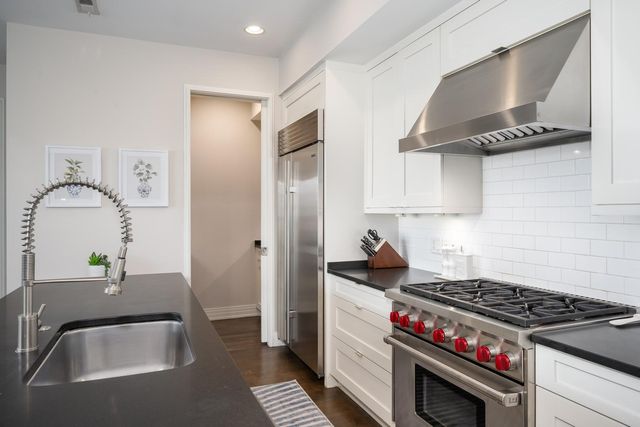 2755 N Lakewood Avenue 4S, Chicago, IL 60614
