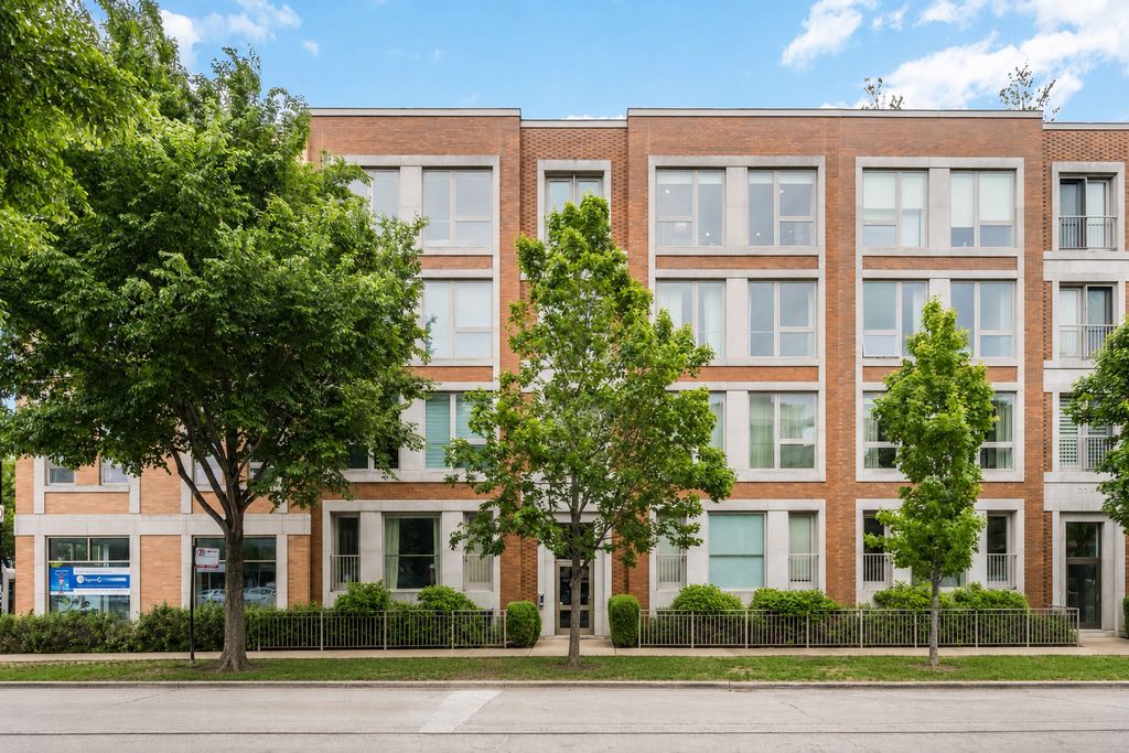 2755 N Lakewood Avenue 4S, Chicago, IL 60614