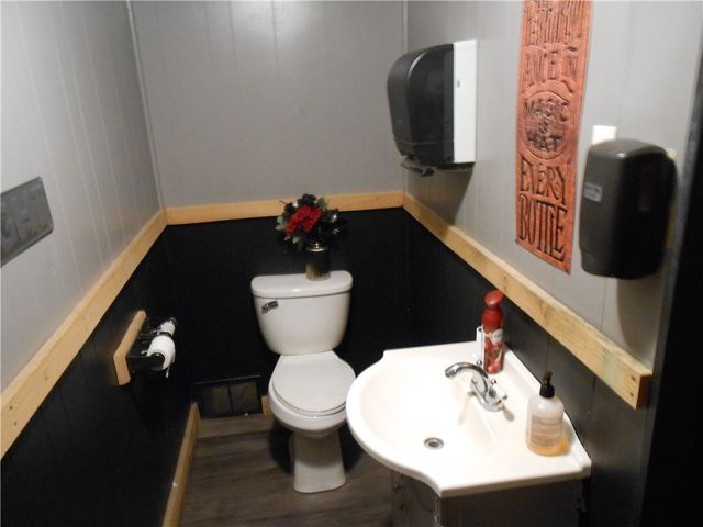 164 Coyle Curtain Rd, Monongahela, PA 15063