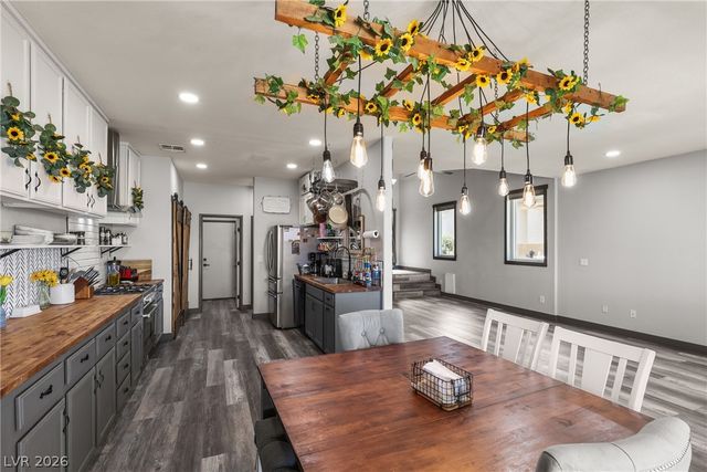 7066 Shimmering Avenue, Henderson, NV 89011