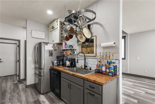 7066 Shimmering Avenue, Henderson, NV 89011