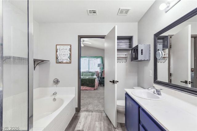 7066 Shimmering Avenue, Henderson, NV 89011
