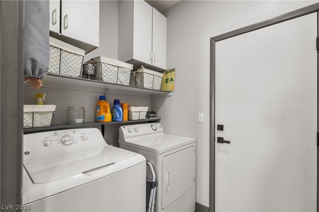 7066 Shimmering Avenue, Henderson, NV 89011