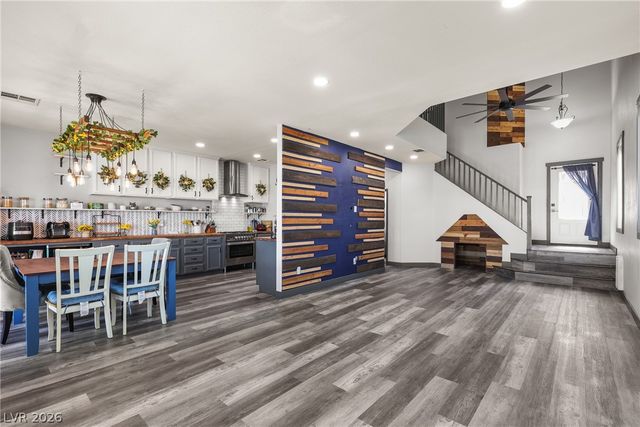 7066 Shimmering Avenue, Henderson, NV 89011