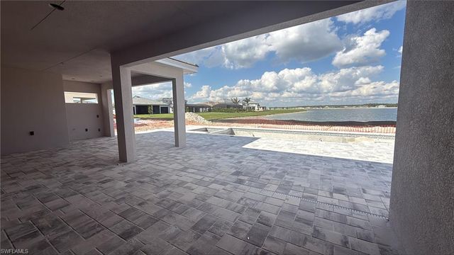 8762 Driftwood DR, Naples, FL 34114