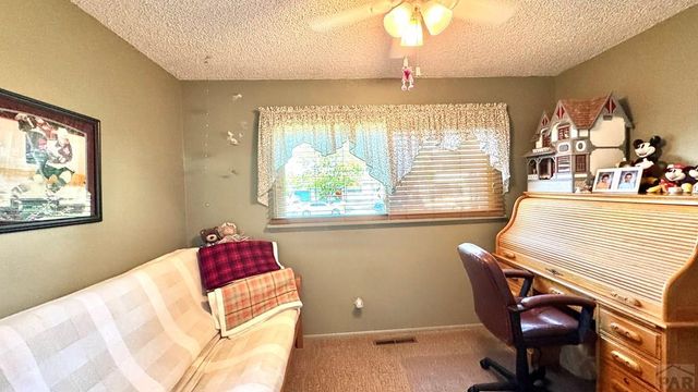 1809 Garwood Dr, Pueblo, CO 81005