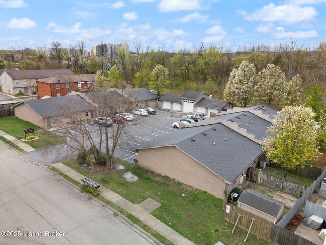 708 Victoria Ct, New Albany, IN 47150