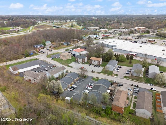 708 Victoria Ct, New Albany, IN 47150