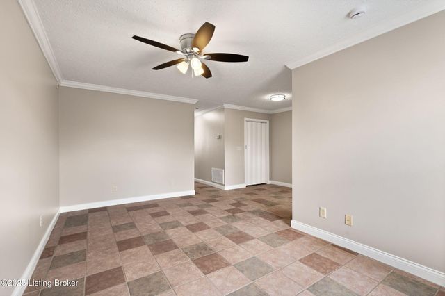 708 Victoria Ct, New Albany, IN 47150