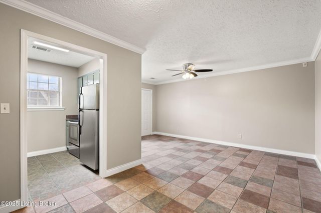 708 Victoria Ct, New Albany, IN 47150