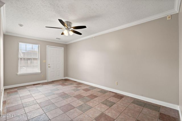 708 Victoria Ct, New Albany, IN 47150