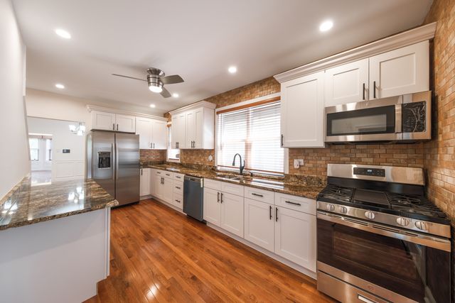 7612 S Honore Street, Chicago, IL 60620