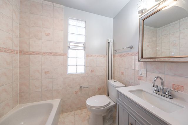 7612 S Honore Street, Chicago, IL 60620