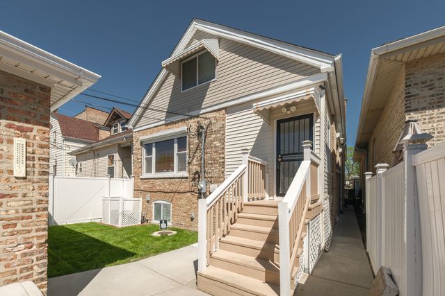 7612 S Honore Street, Chicago, IL 60620