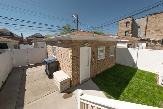 7612 S Honore Street, Chicago, IL 60620