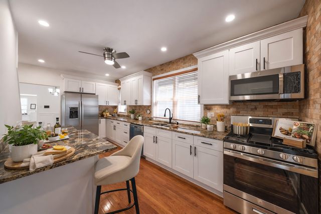 7612 S Honore Street, Chicago, IL 60620