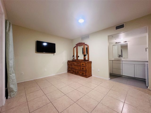 9827 Walnut Street 113, Dallas, TX 75243