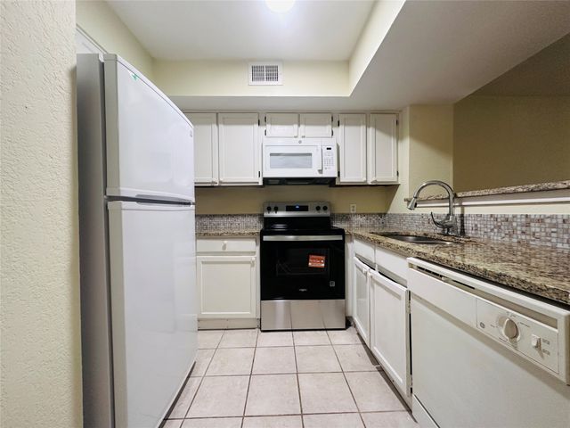 9827 Walnut Street 113, Dallas, TX 75243