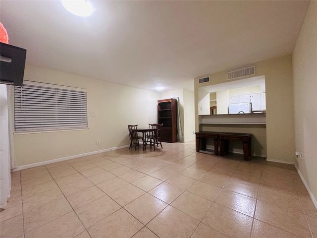 9827 Walnut Street 113, Dallas, TX 75243