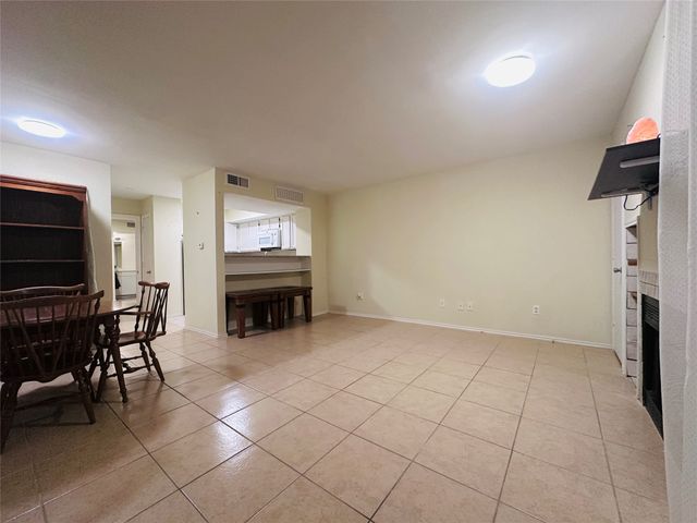 9827 Walnut Street 113, Dallas, TX 75243