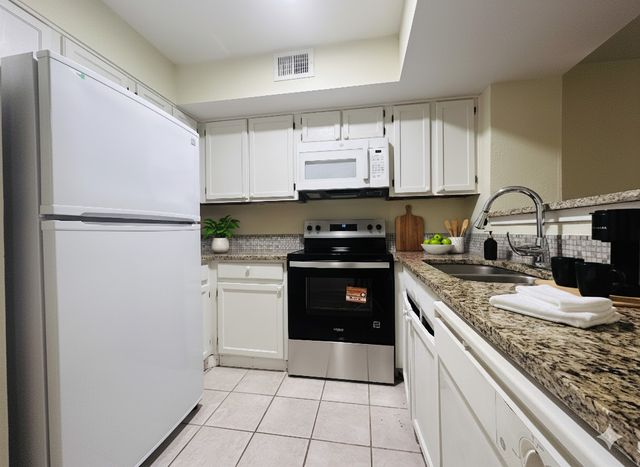 9827 Walnut Street 113, Dallas, TX 75243