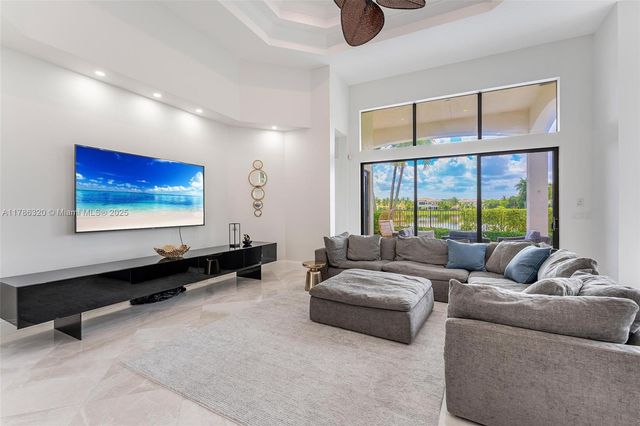 17937 Villa Club Way, Boca Raton, FL 33496