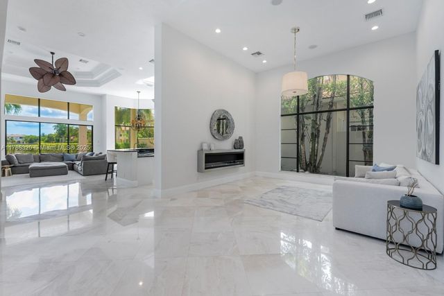 17937 Villa Club Way, Boca Raton, FL 33496