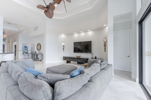 17937 Villa Club Way, Boca Raton, FL 33496