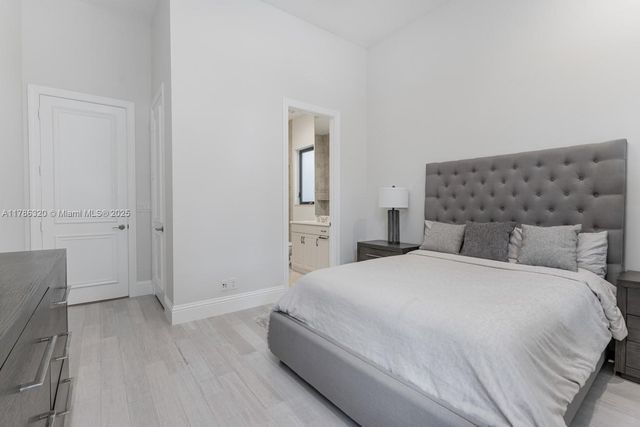 17937 Villa Club Way, Boca Raton, FL 33496