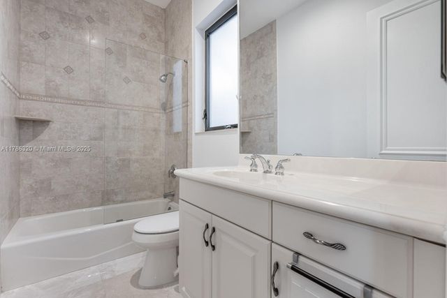 17937 Villa Club Way, Boca Raton, FL 33496