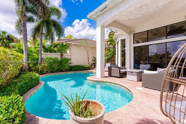 17937 Villa Club Way, Boca Raton, FL 33496