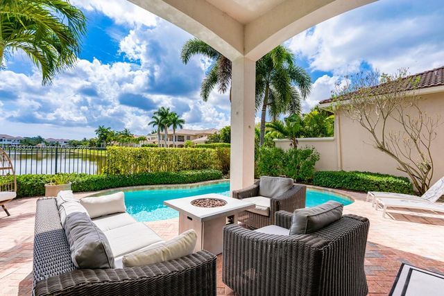 17937 Villa Club Way, Boca Raton, FL 33496