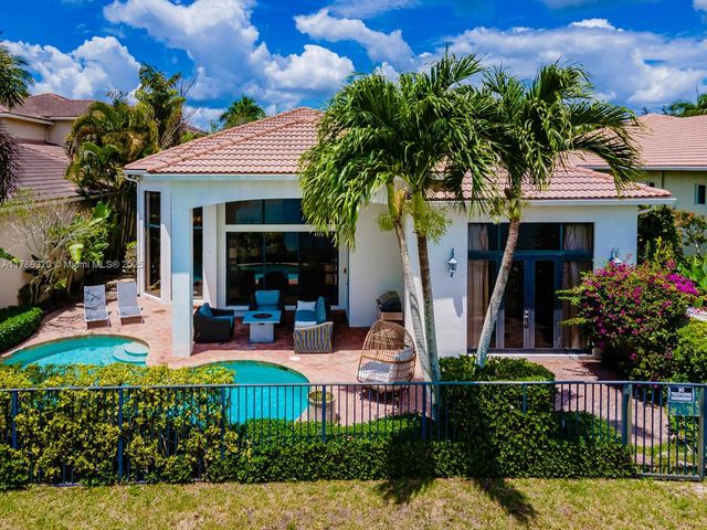 17937 Villa Club Way, Boca Raton, FL 33496