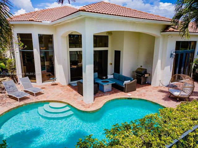 17937 Villa Club Way, Boca Raton, FL 33496