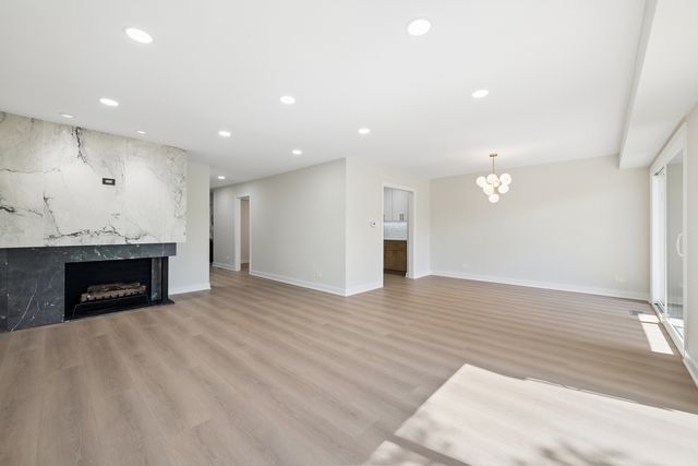 1935 Mission Hills Lane, Northbrook, IL 60062