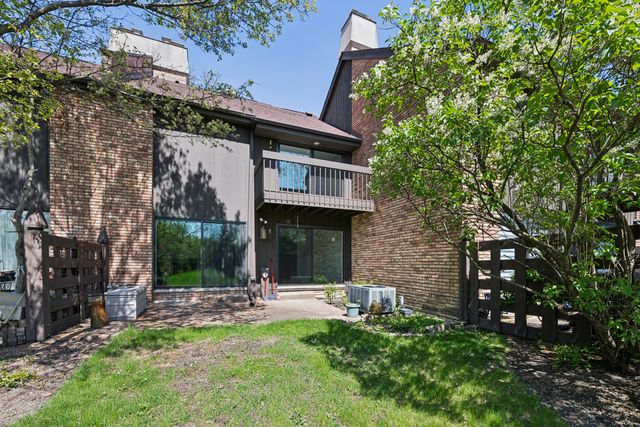 1935 Mission Hills Lane, Northbrook, IL 60062
